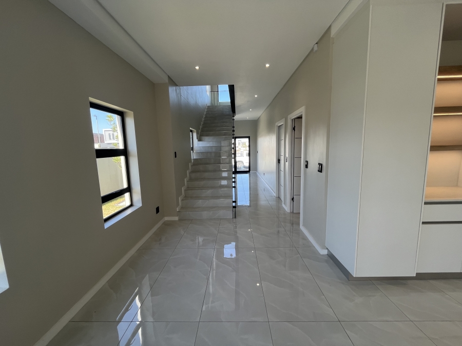 3 Bedroom Property for Sale in Sandown Western Cape